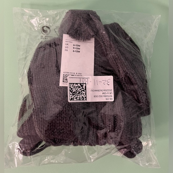 H&M Charcoal Grey Knitted 2-piece Winter Hat & Mittens, Baby size 6-12month, New - Picture 2 of 3